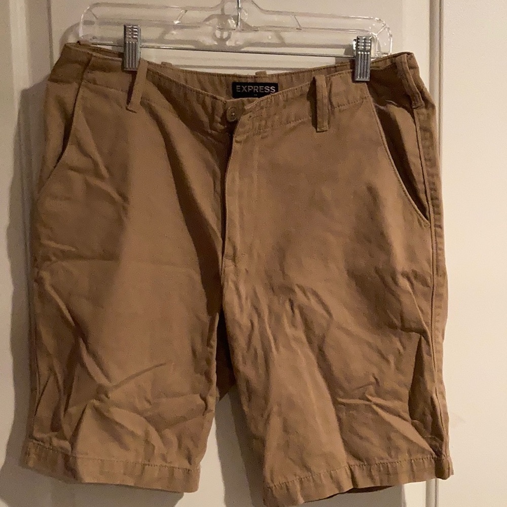 Men’s Express Khaki Shorts. Size 31, TAN